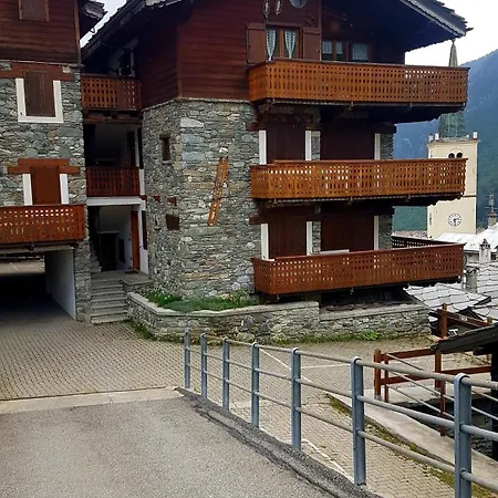 Ampio Monolocale In Centro Paese Appartement *
